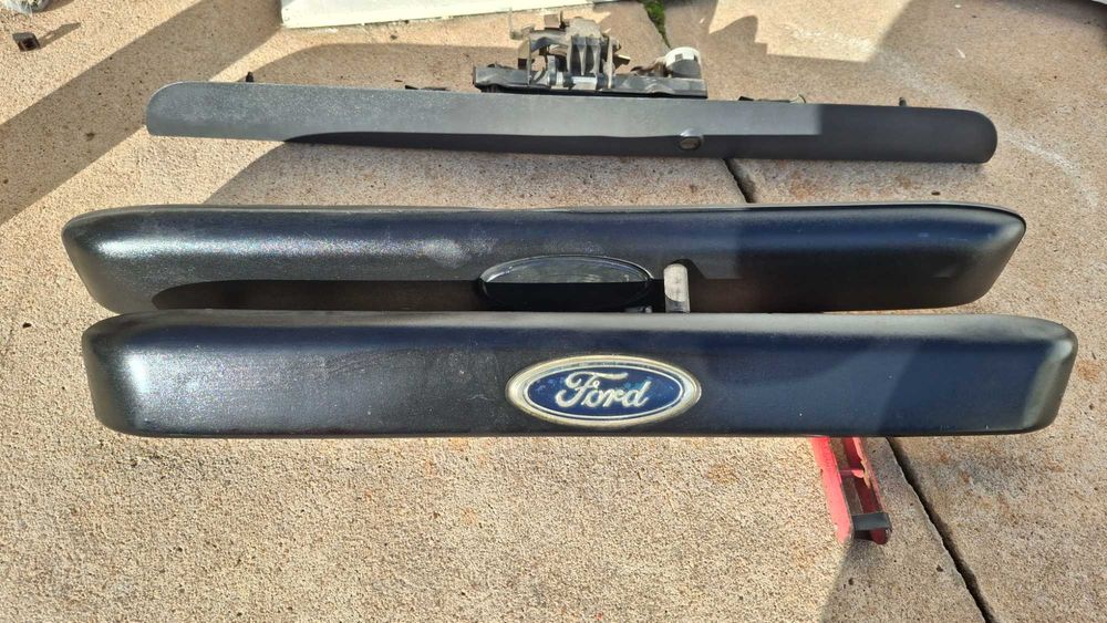 Vendo puxador da mala c fecho ford transit e mercedes sprintrer 2001