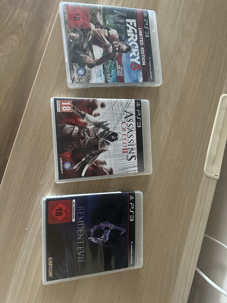 Play Station 3 SLIM + pad + 3 GRY!!!