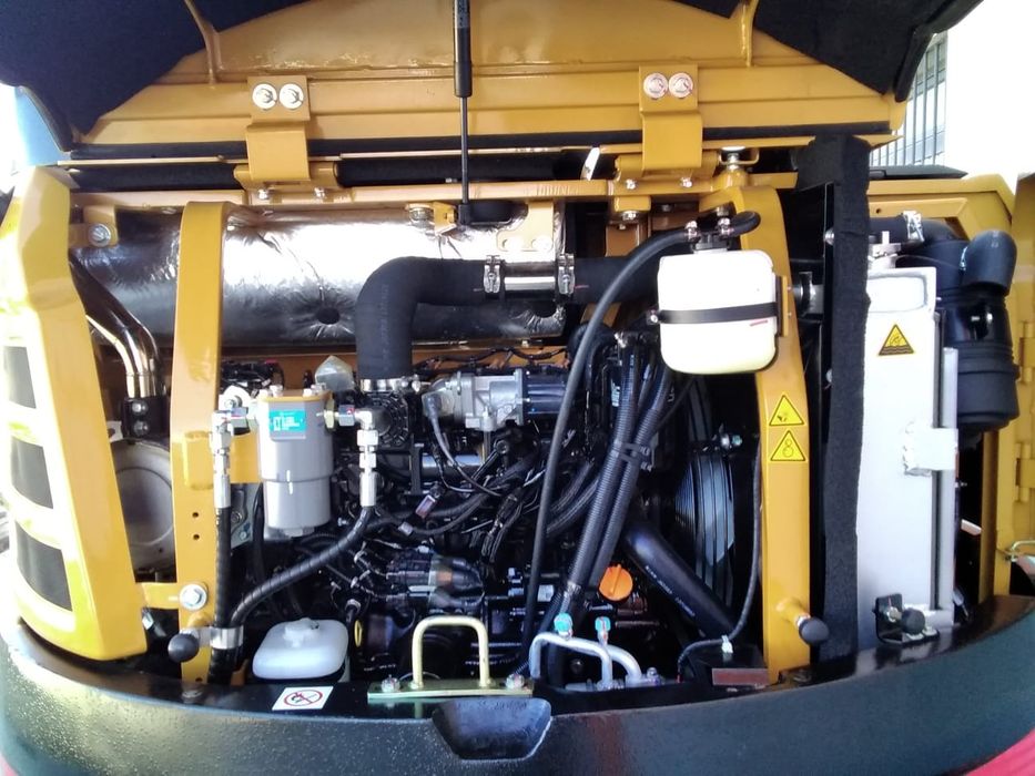 Mini escavadora giratória SANY 5T Nova