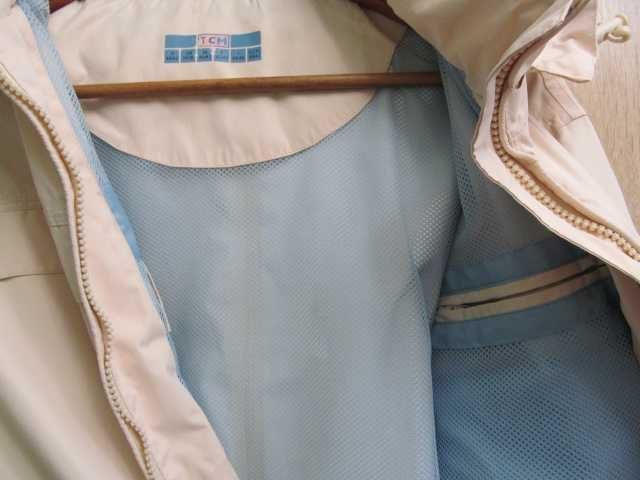 Куртка жіноча TSM (розмір М) Весна
