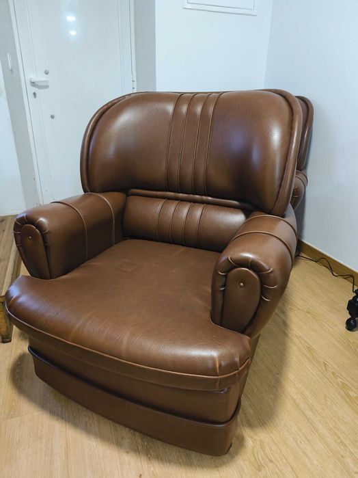 2 Poltronas em Pele Super Confortável