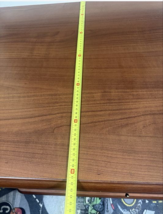 Szafka RTV BRW – klasyczny styl, rzeźbione fronty, orzech