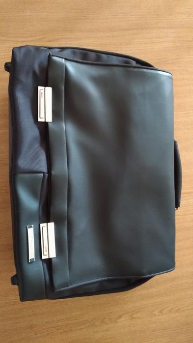Mala de computador Delsey (nova)