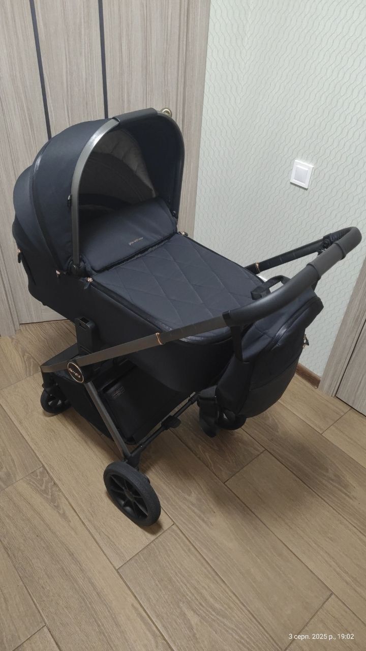 Продам  каляску Carrelo Ultra 2 в 1  13000 грн