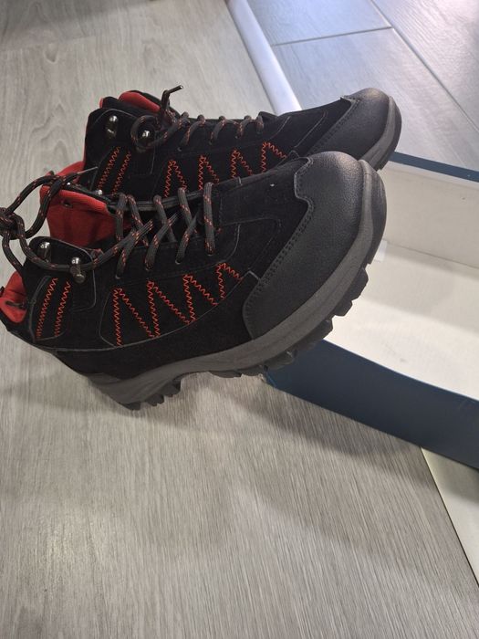 Botas homem completamente novas