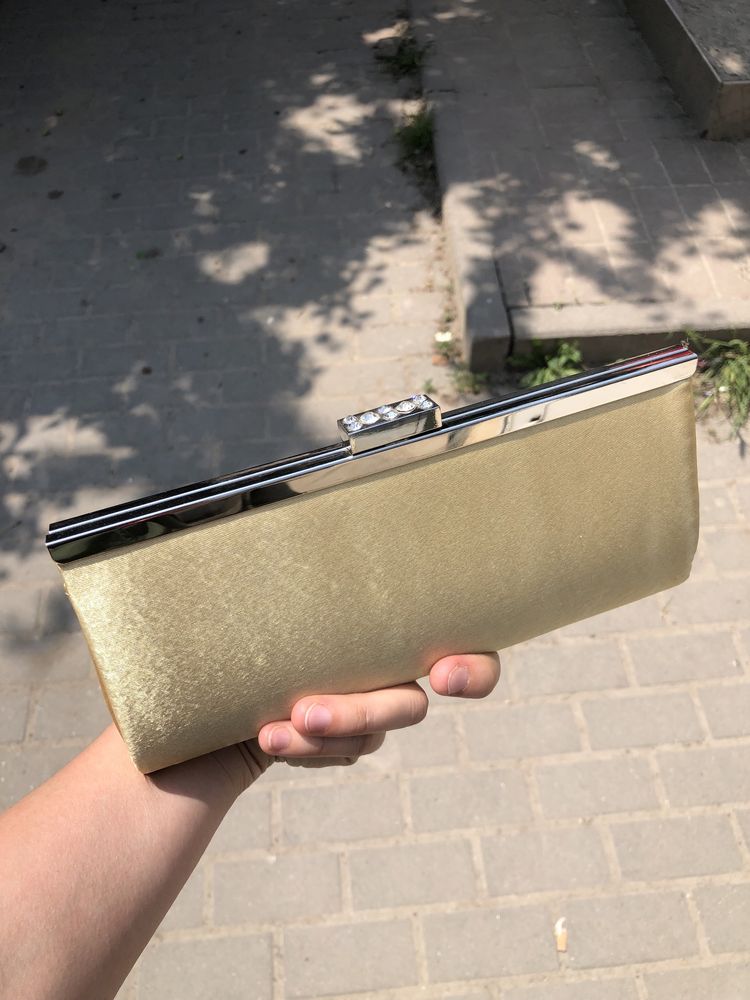 Клатч з камінчиками