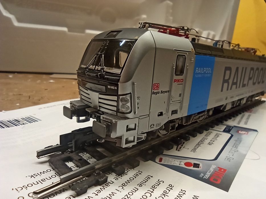 Lokomotywa elektryczna  Vectron 58115A h0 Piko