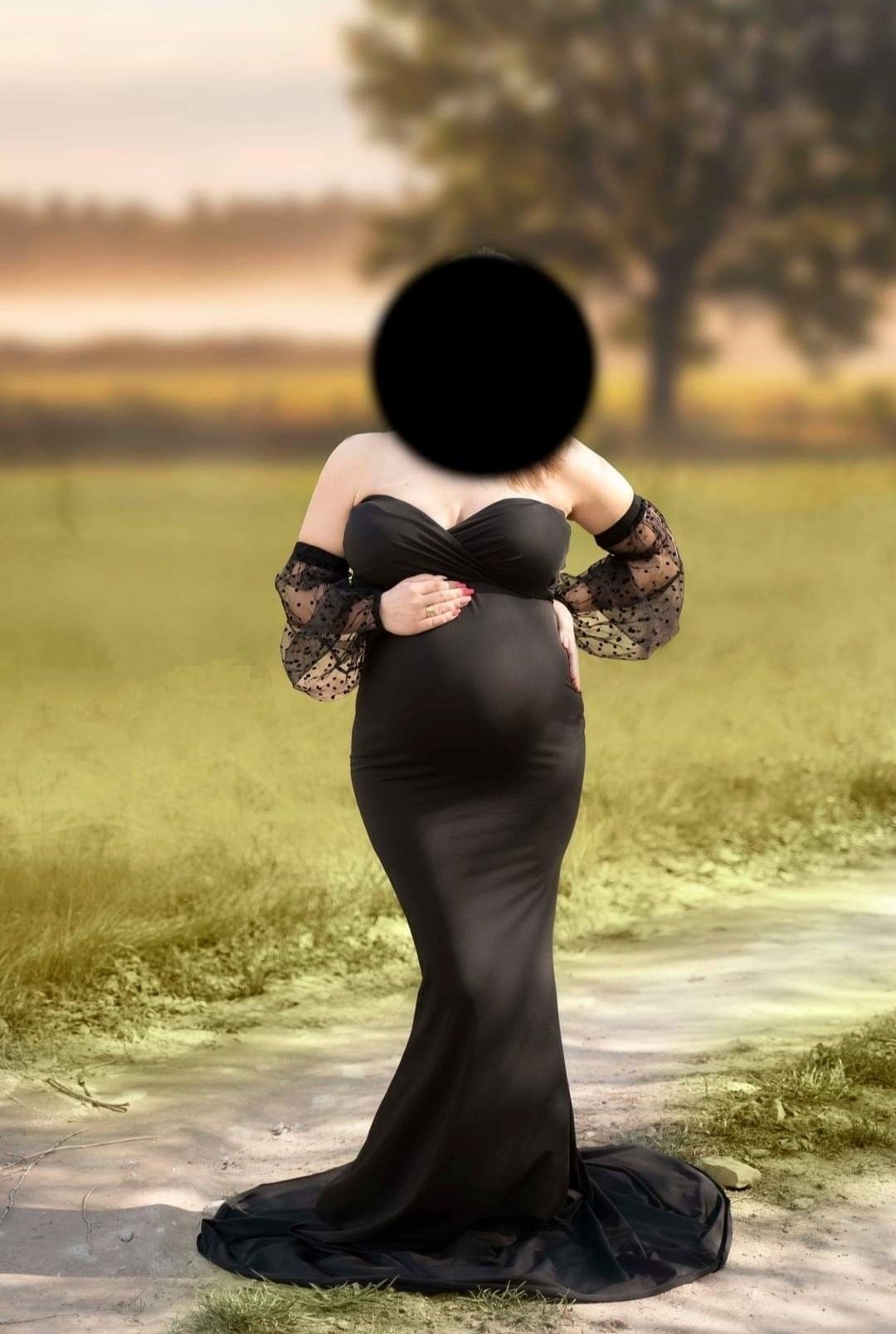 Czarna suknia ciążowa z golfem