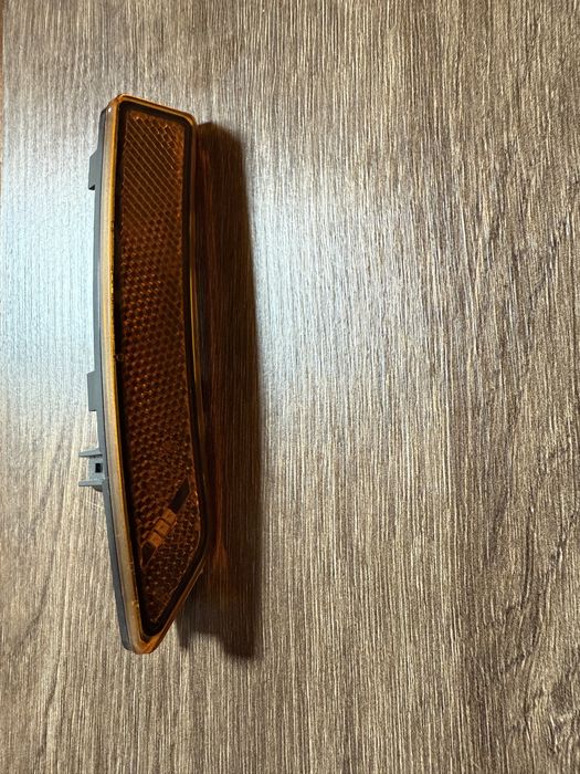 В наявності габарит лівий переднього бампера LINCOLN Nautilus