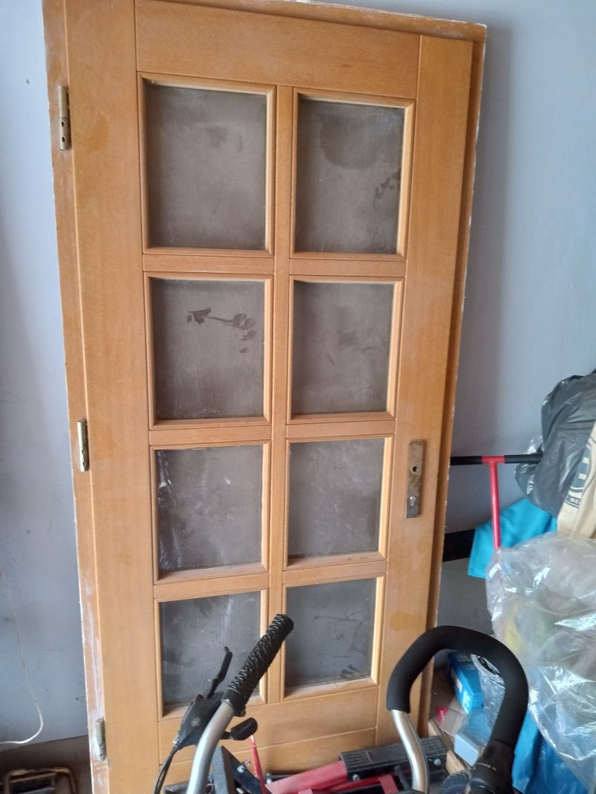 Drzwi wejściowe lewe . . Heban Grab