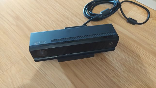 Kinect Xbox One com suporte TV superior
