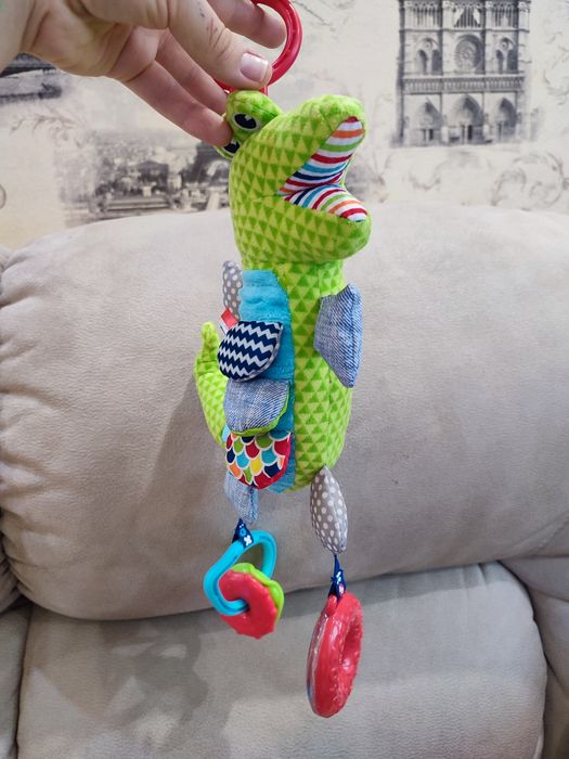 Игрушка  на коляску или манеж