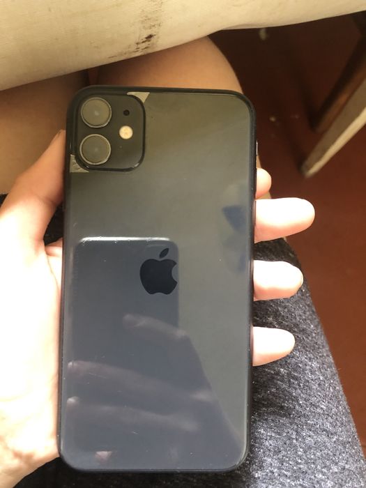 Продаю iPhone 11