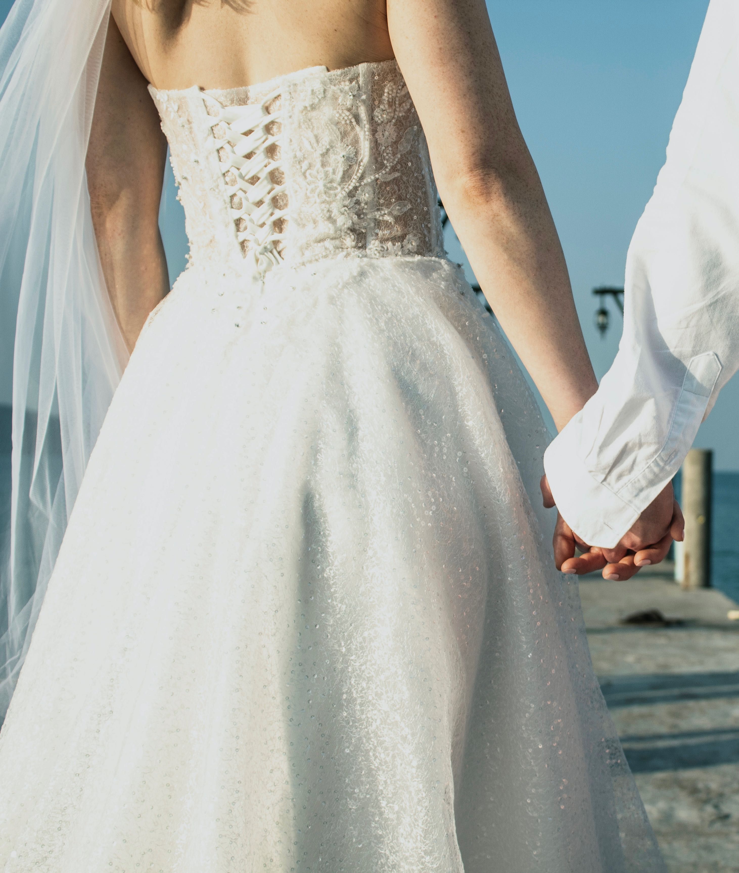 Suknia ślubna rozmiar S 36 170cm gorsetowa błyszcząca z rękawkami