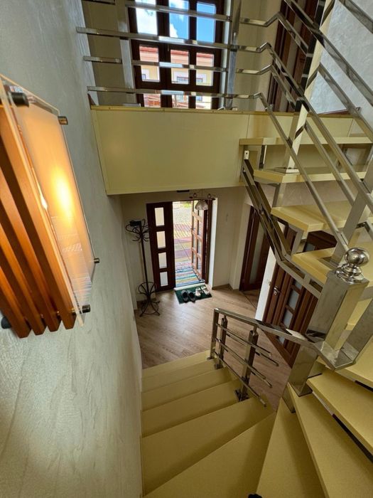 Оренда чудового будинку особнякового типу в центрі м.Сколе