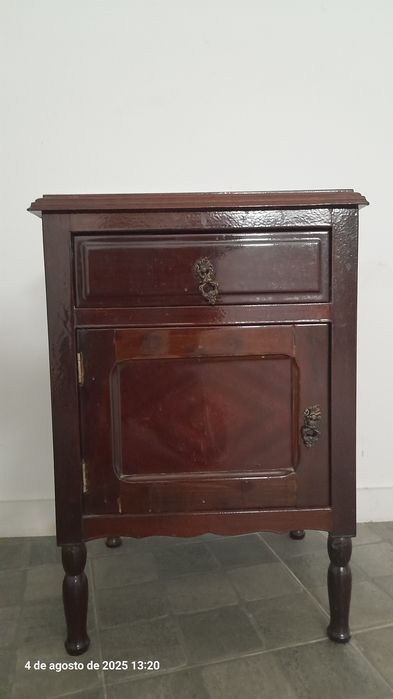 Mesinhas de cabeceiras antigas vintage