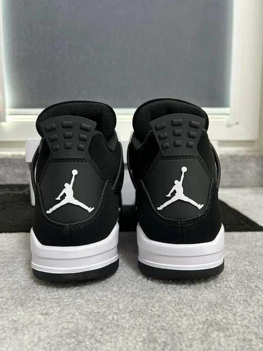 Buty meskie Mokasyny  Jordan_4_Retro_White_Thunder_R.40