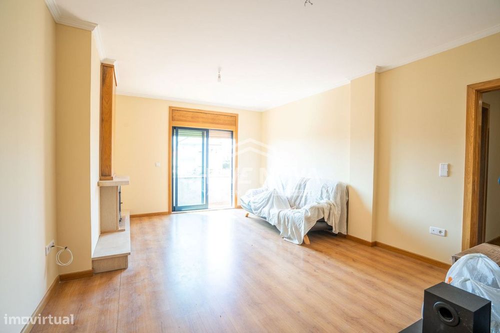 T2 c/ Vista Mar e Lugar de Garagem na Madalena
