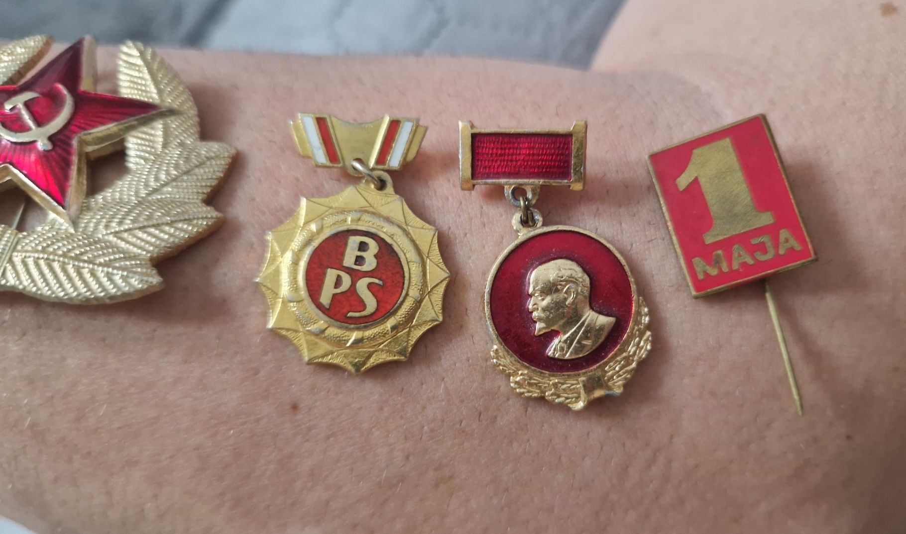 Odznaki przypinki sowieckie ZSRR zestaw