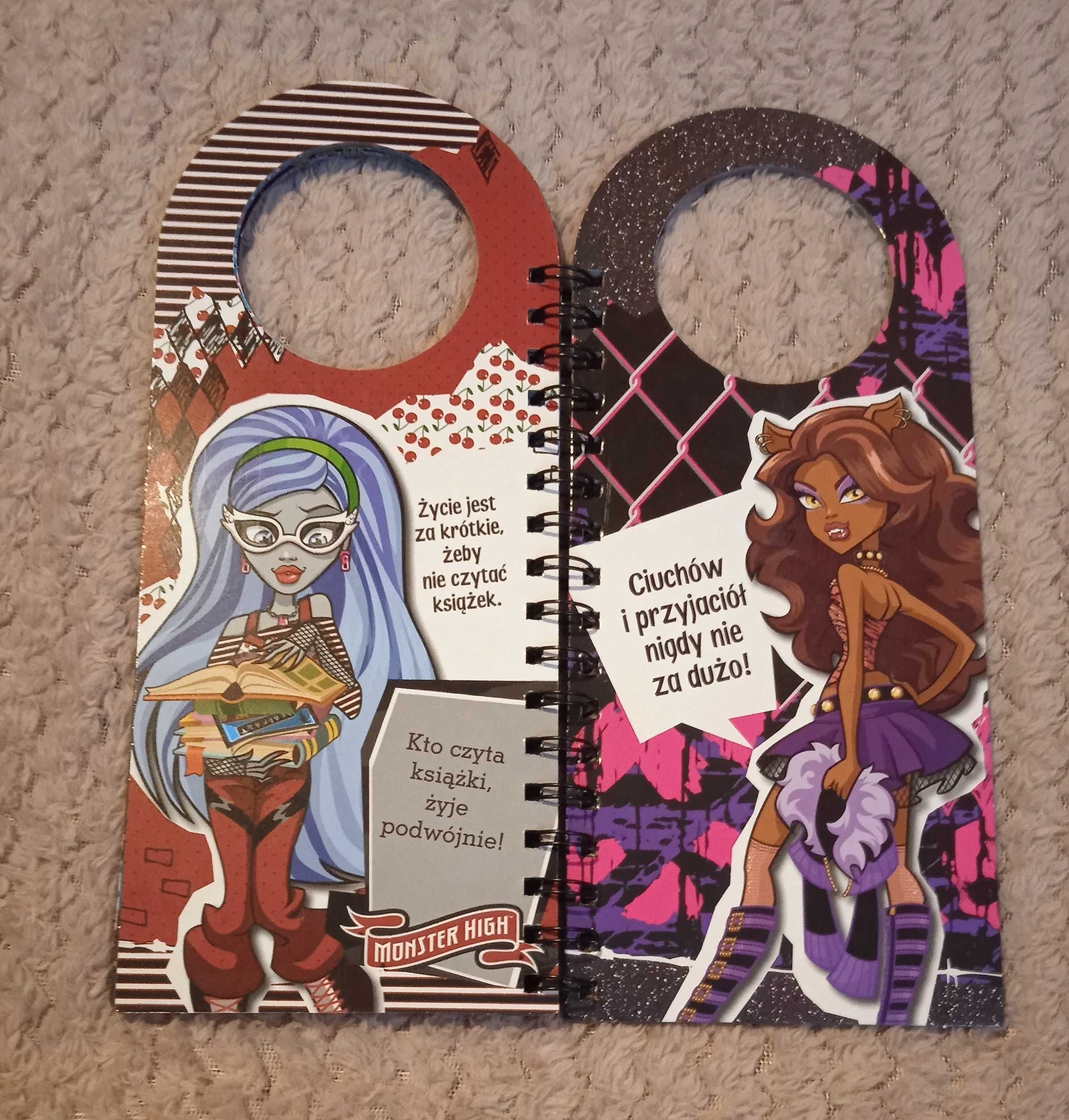 Monster High duże zawieszki na klamkę na drzwi 14 haseł