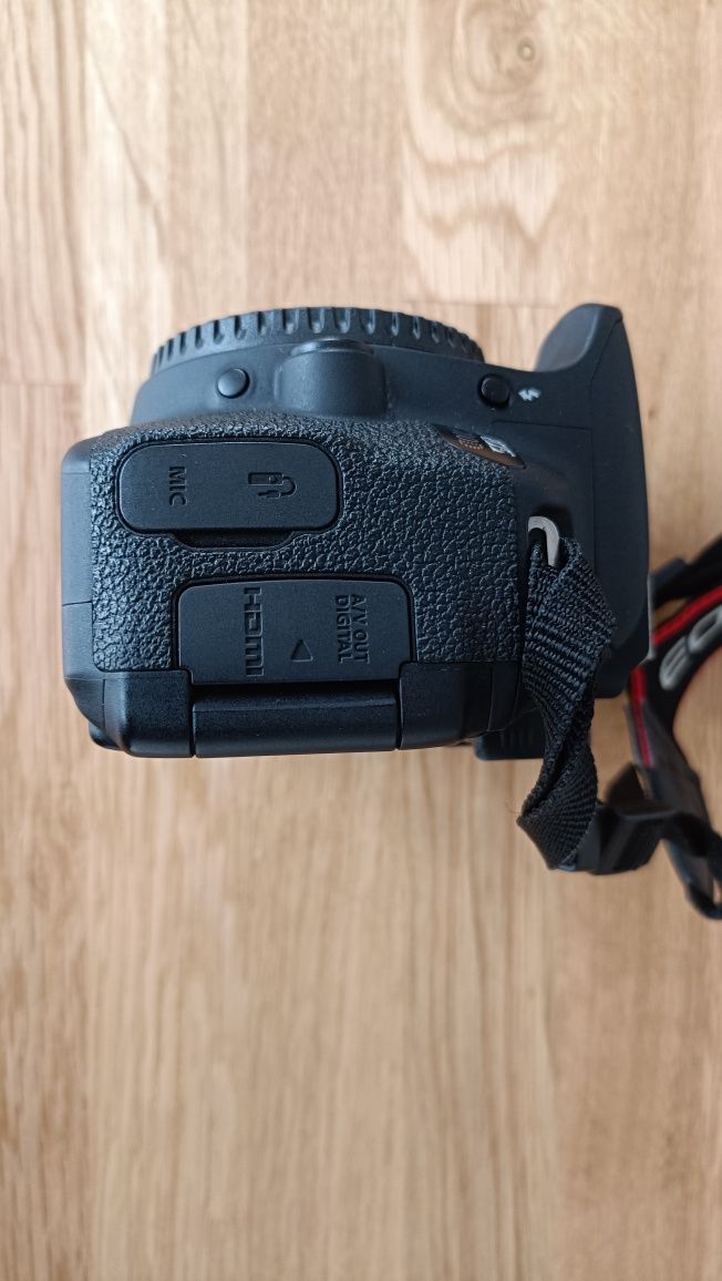 Canon 700D como nova!