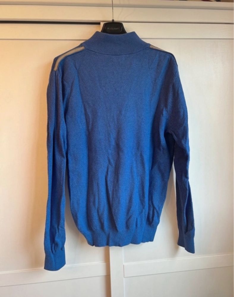 Niebieski sweter Massimo Dutti