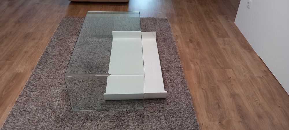 Mesa de centro em vidro
