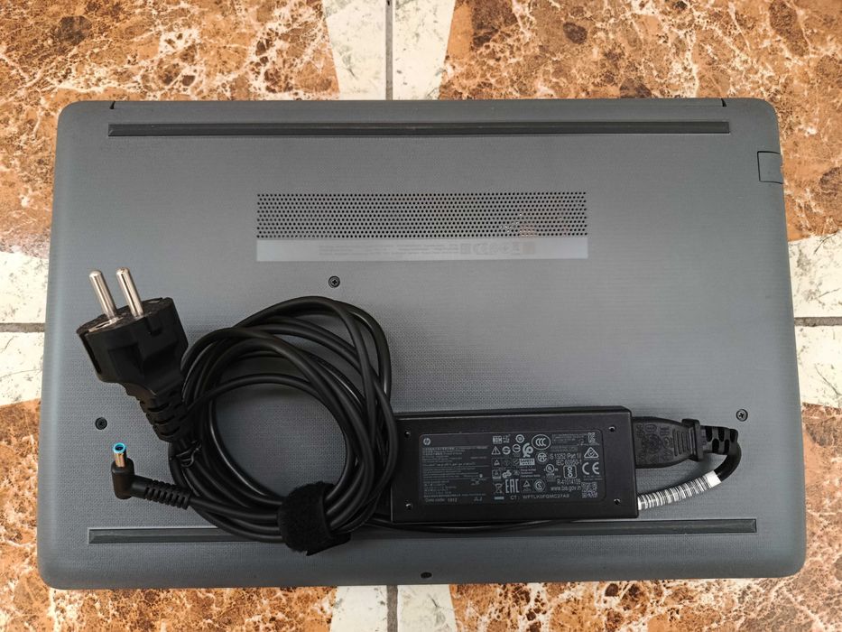 HP 15.6 IPS FULL HD (i3-7020u+Nvidia MX110+8gb+ssd256gb)