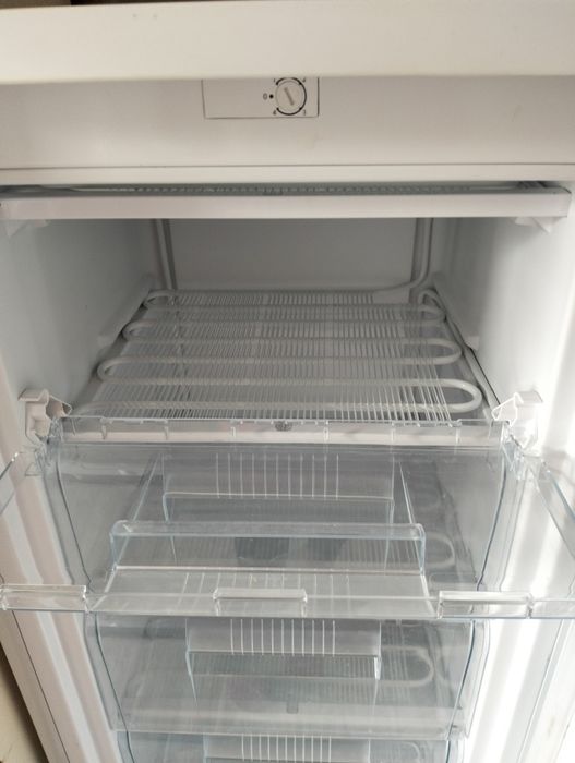 Морозильна камера Elenberg