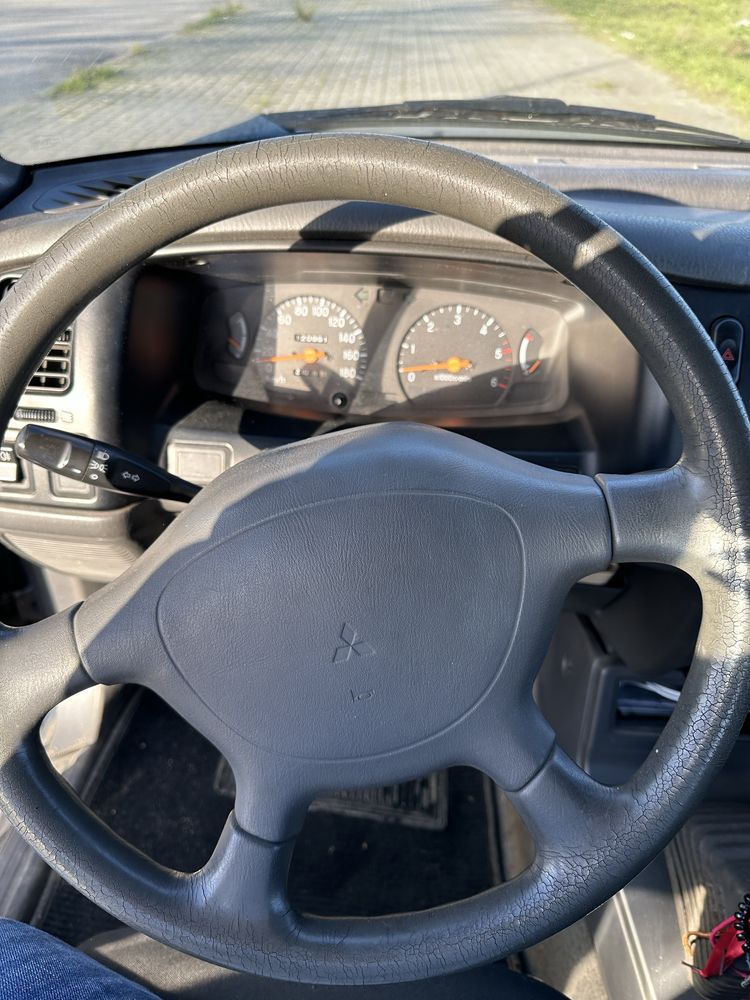 Mitsubishi L200 1 proprietario 121000 mil quilómetros