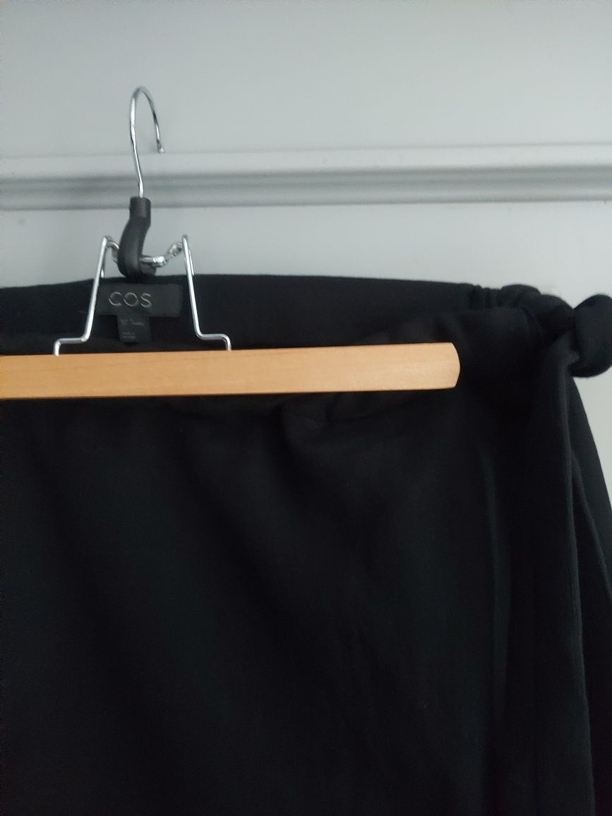 COS nietuzinkowa, nowa spódnica oversize black z wiązaniem r M/L