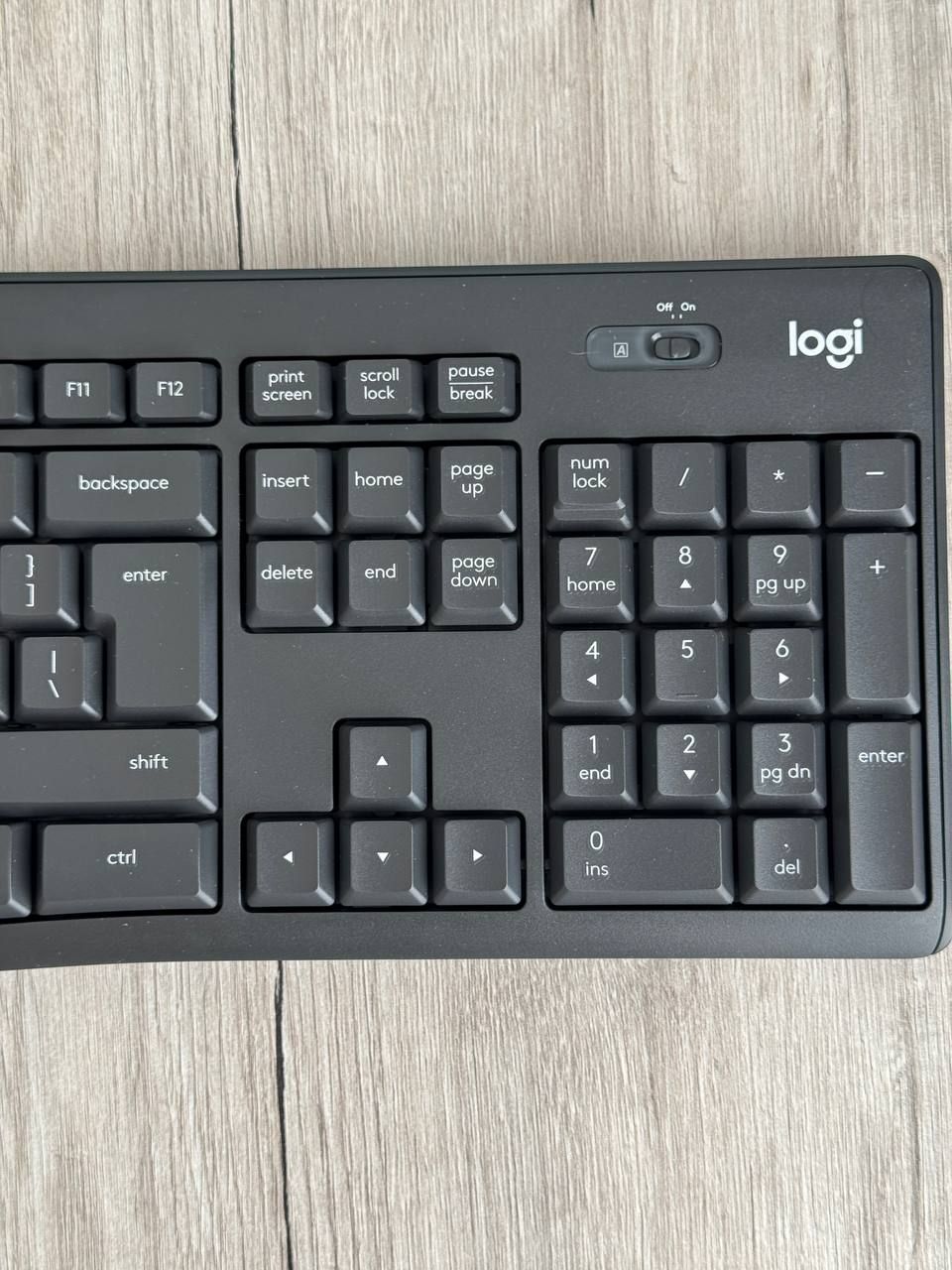 Комплект (клавіатура, миша) Logitech MK295 Wireless Combo Black NL