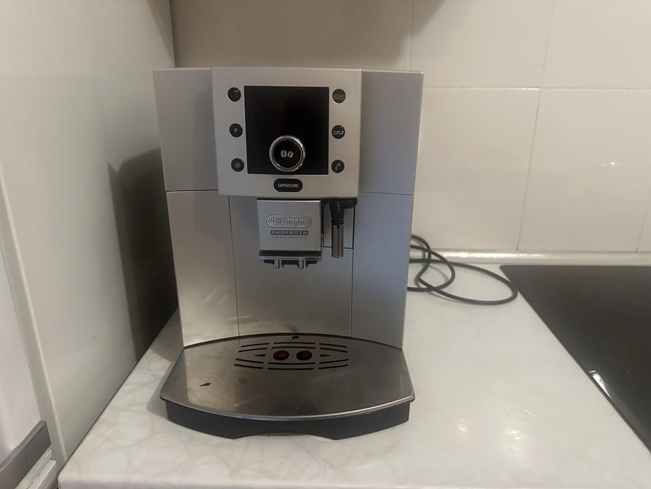 Продам кофе машину делончи