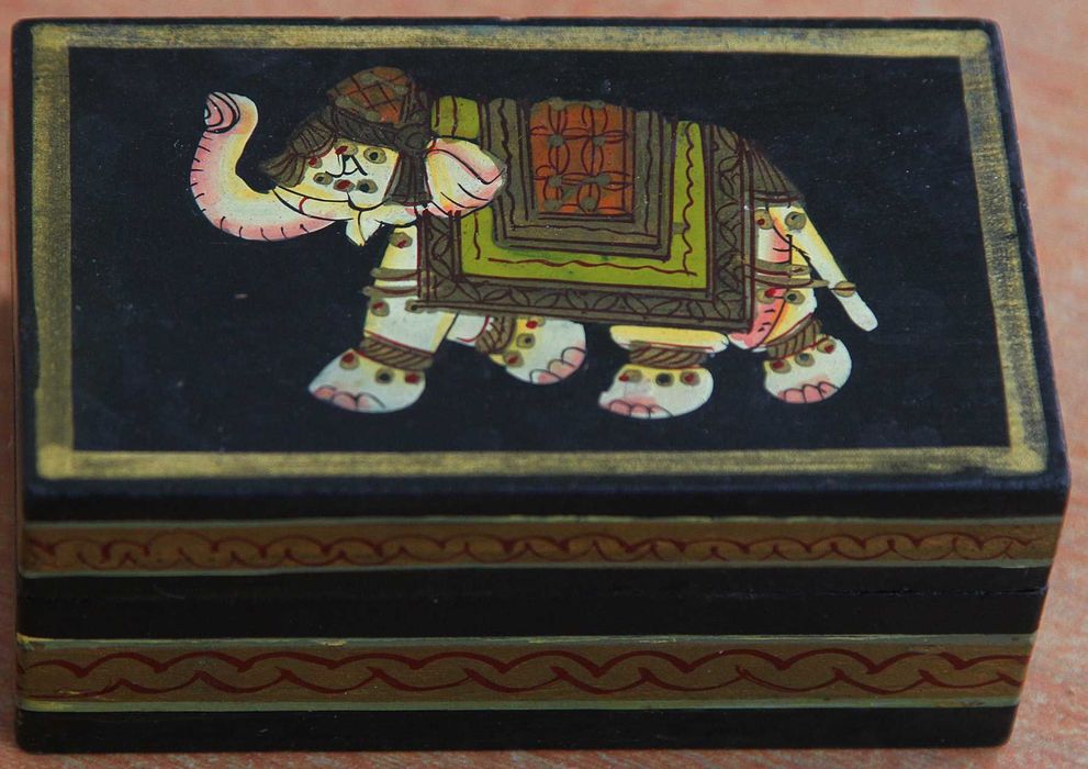 Шкатулка,коробка дерев'яна. Колекціонування.