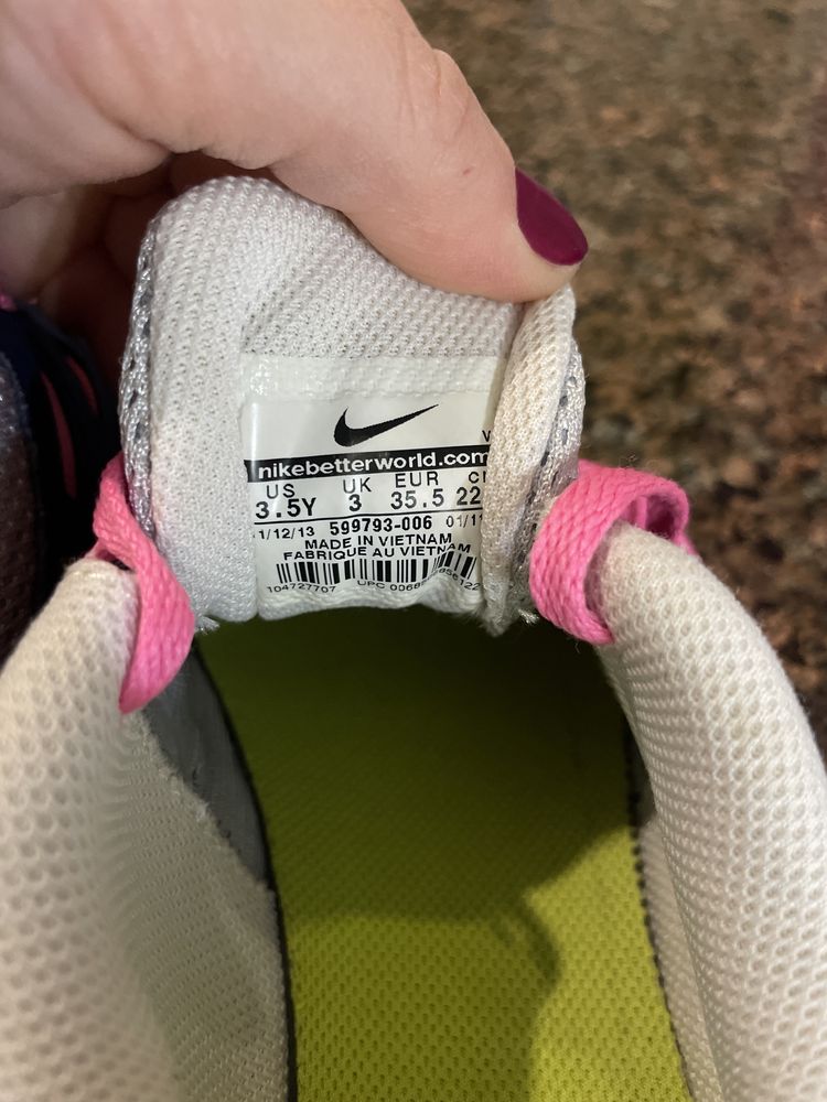Красовки Nike 35 розмір Adidas 22,5 см