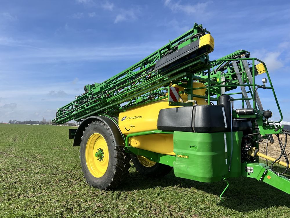 Opryskiwacz JOHN DEERE M944i 2021