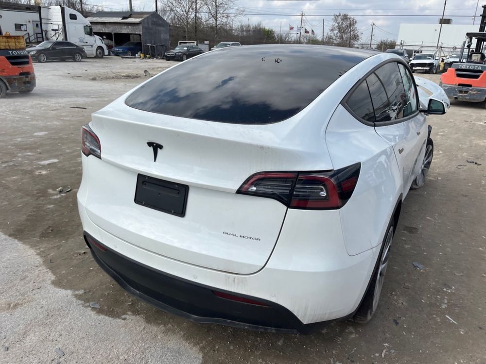 Разборка Tesla Model Y