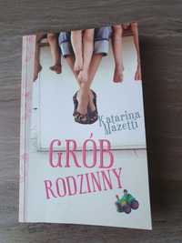 Książka "Grób rodzinny".Czarna Owca