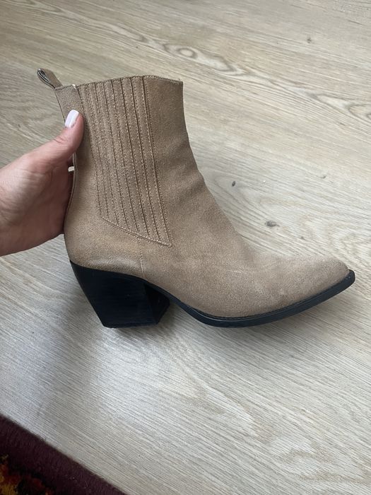 Козаки бежеві, натуральна замша