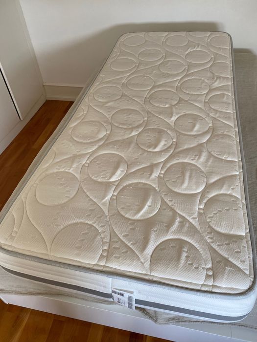 Colchão MOLAFLEX, de espuma HR e látex (solteiro)