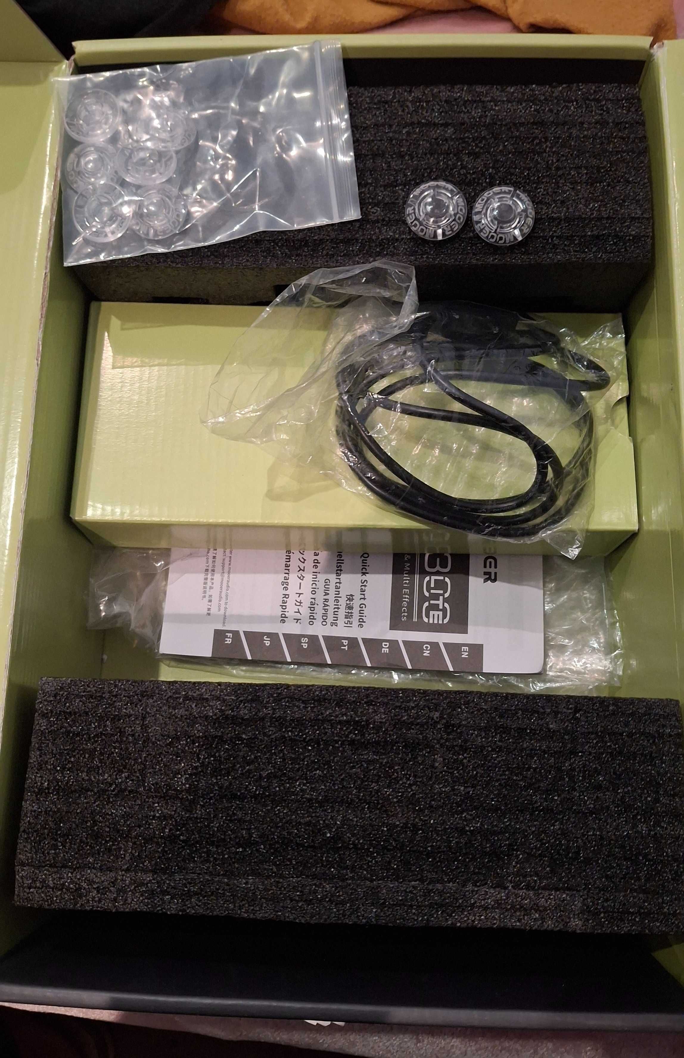 Mooer GE300 LITE procesor multiefekt pedalboard