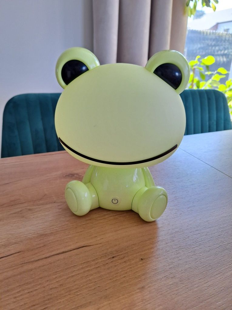 Lampka nocna żabka.