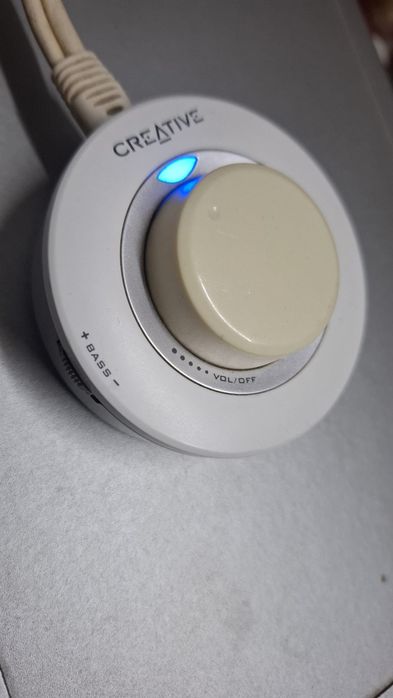 Conjunto de 2 Colunas + Subwoofer CREATIVE