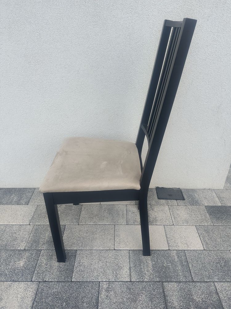 Krzesla Ikea Borje drewniane ciemne z pokrowcem