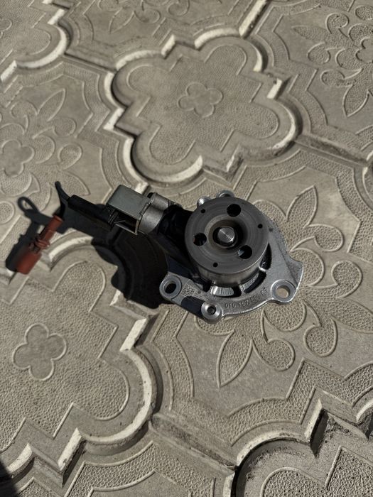 Помпа, насос VW 010157801KT