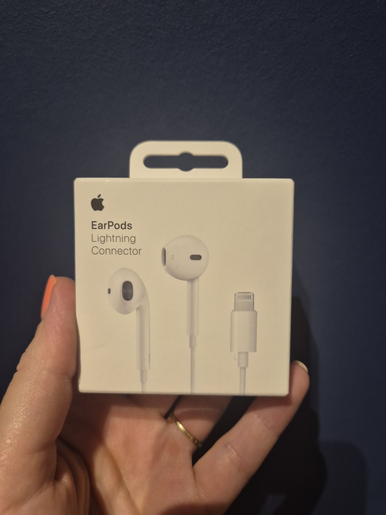 IPhone Earpods with Lightning Connector