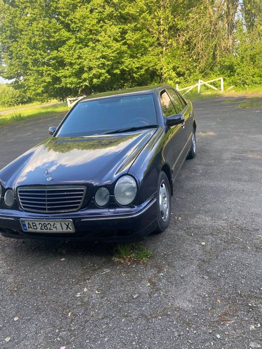 Mersedes-Benz 210 2.2