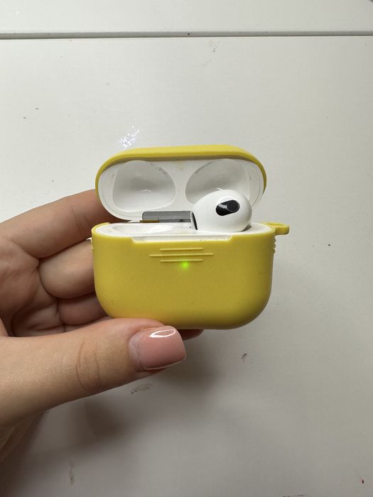 AirPods 3 б/у без одгого навушника