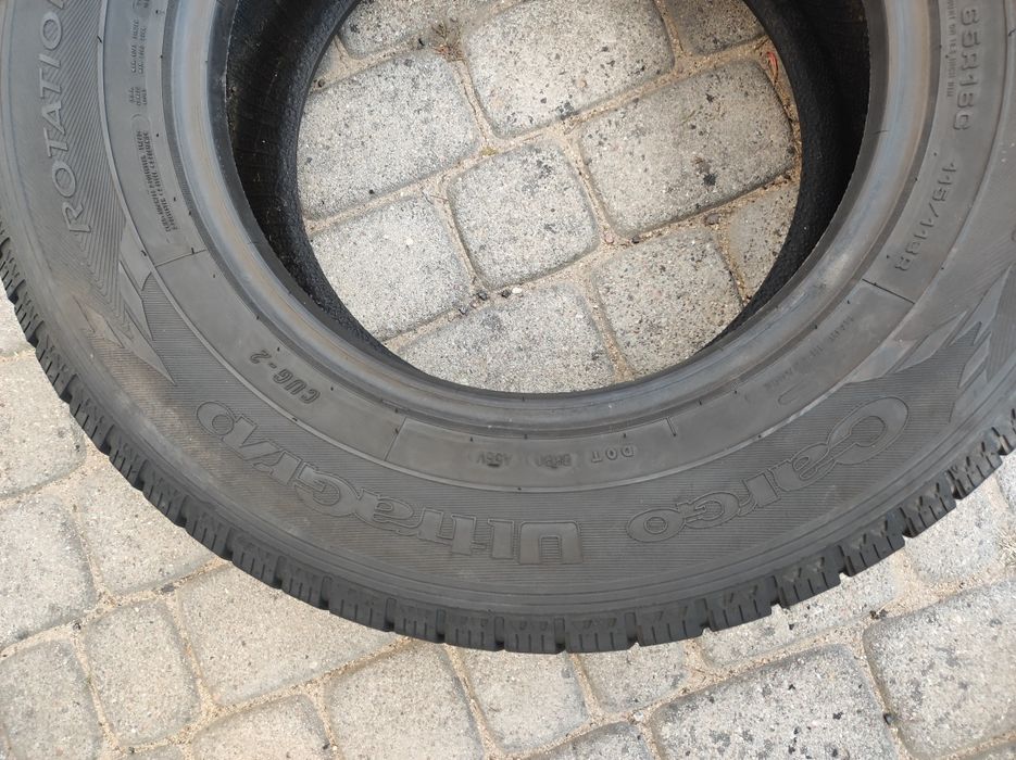 235.65.16c Dwie opony zimowe Goodyear Cargo UltraGrip