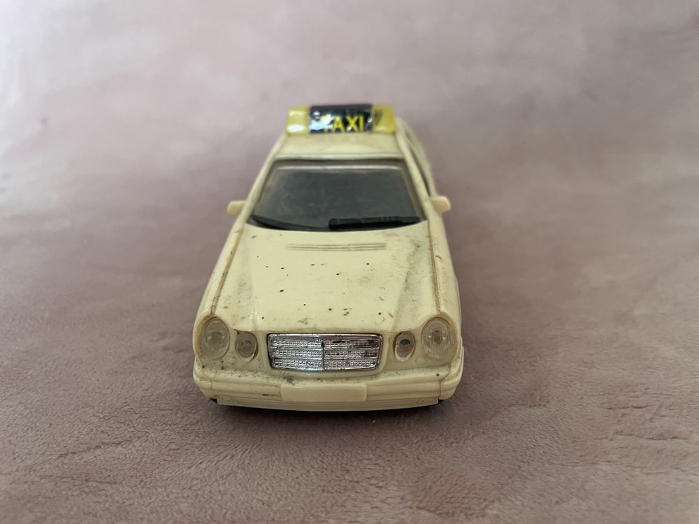 Mercedes w210 e klasa taxi 1/43